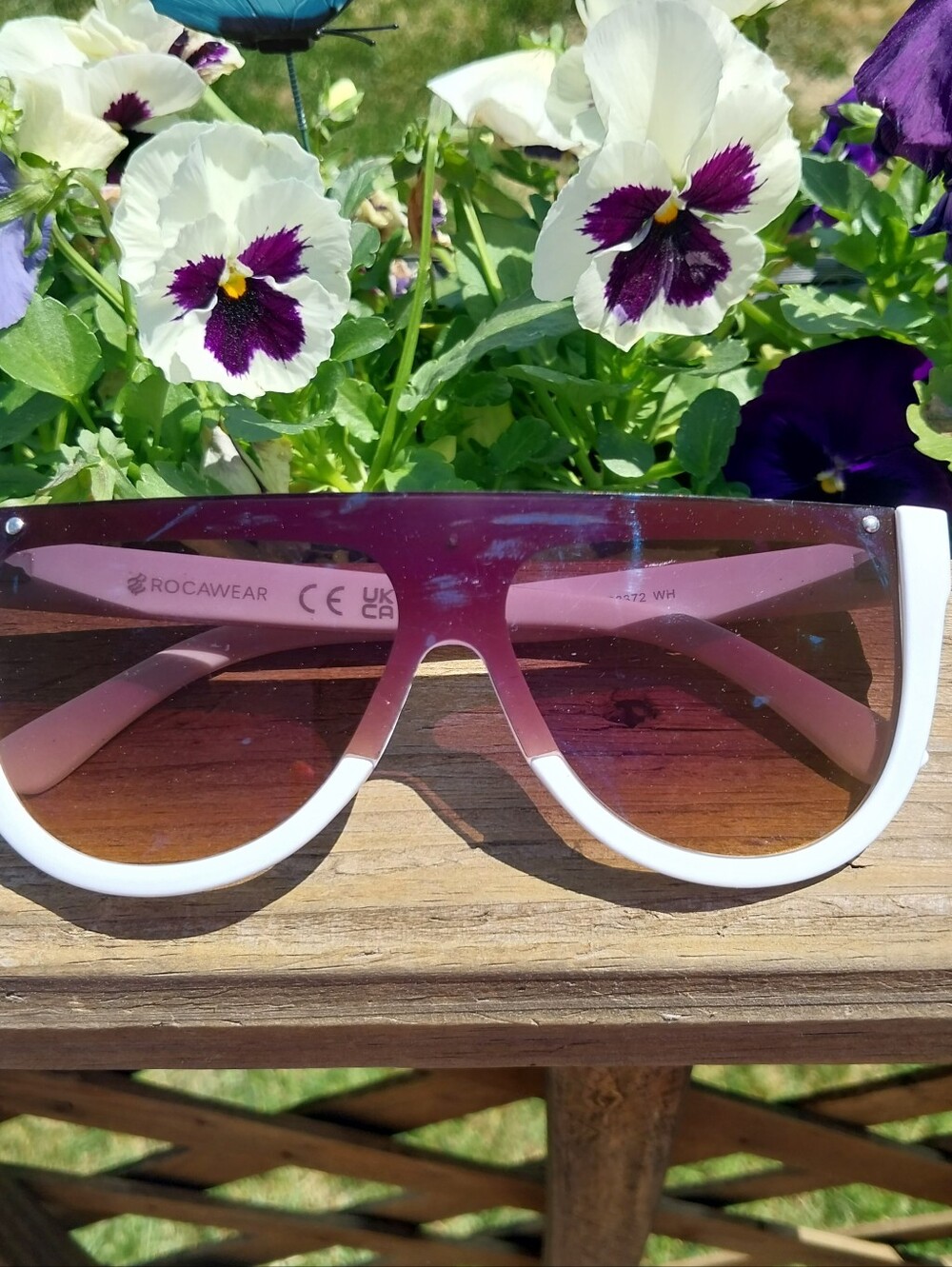 Rocawear White Frame Sunglasses with Purple Gradient Lens